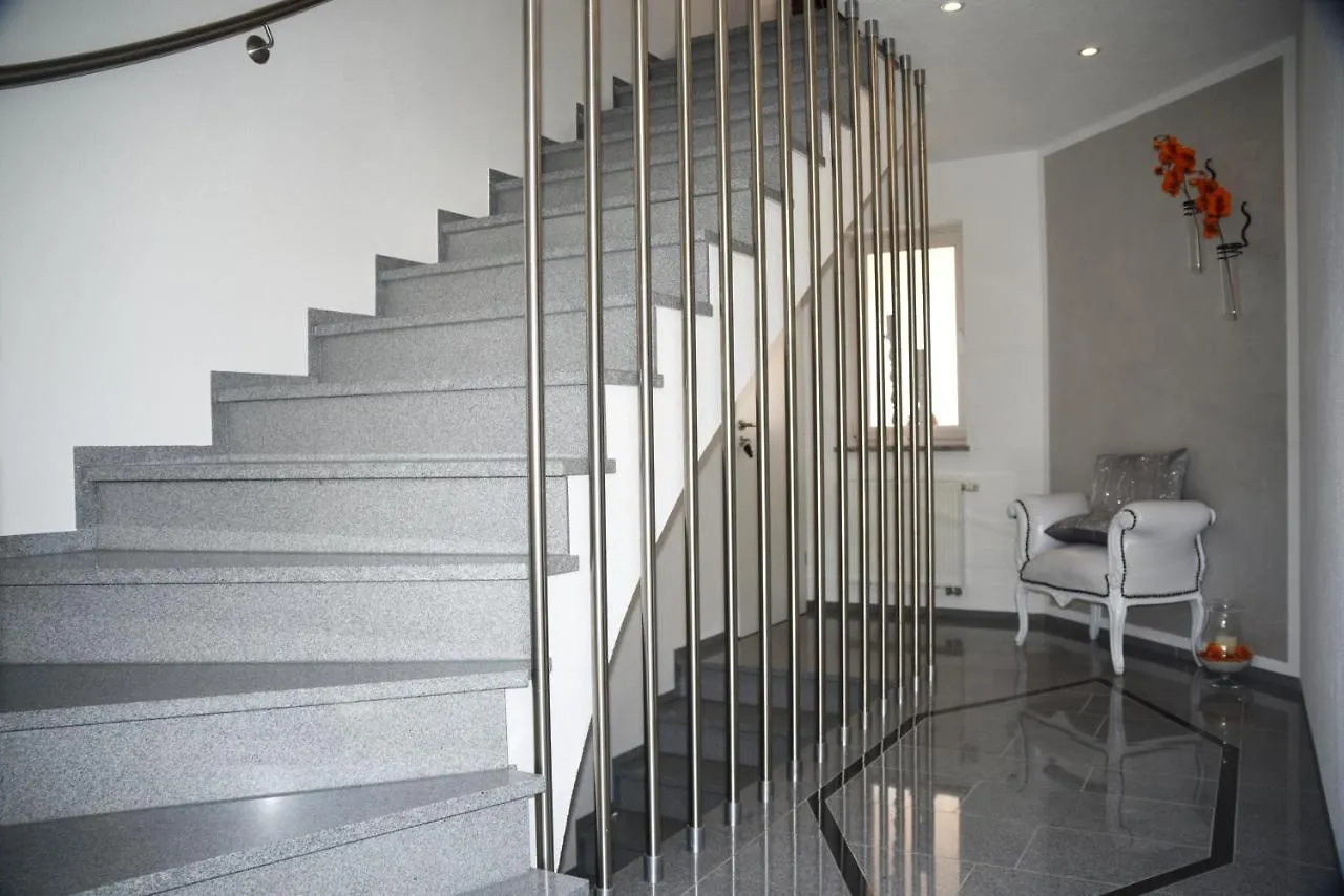 Apartment Ferienwohnung Antike&Modern DELUXE Günzburg